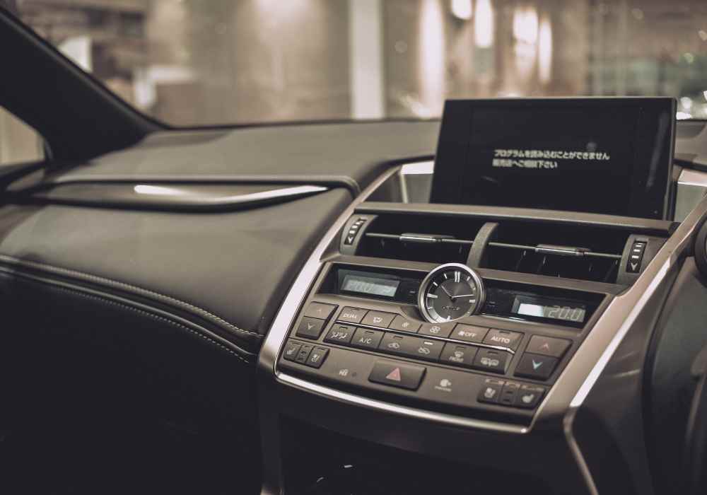 malfunctioning car stereo during drive
